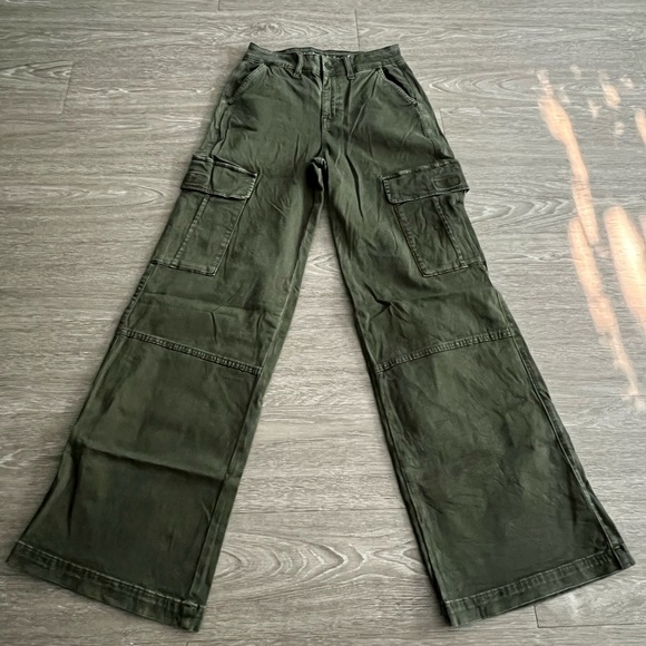 American Eagle Outfitters Pants - american eagle baggy cargo pant